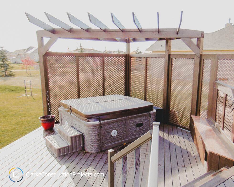 Deck-Living-Area-with-Hot-Tub-980x784